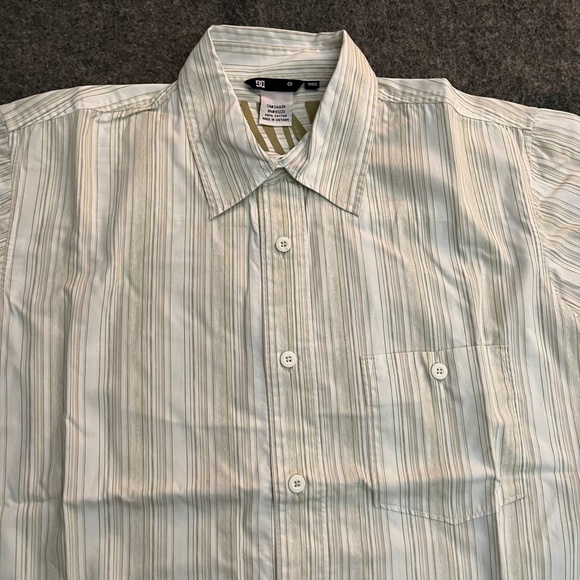 DC SHOE CO Vintage S/S Button-Up Shirt skateboard - Picture 2 of 11